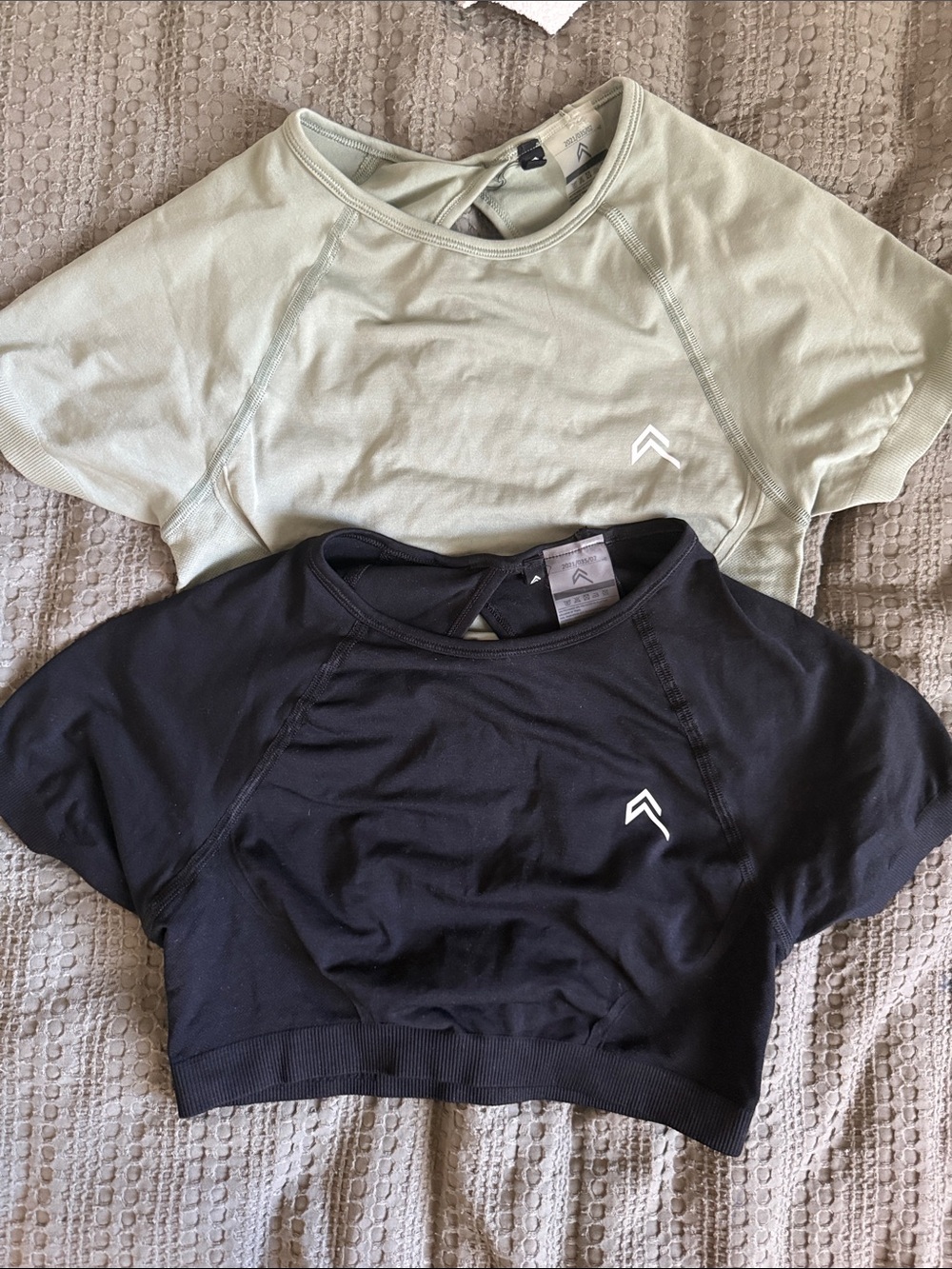 Oner Active Crop Top Duo — Black & Sage Short Sleeve Workout Tops